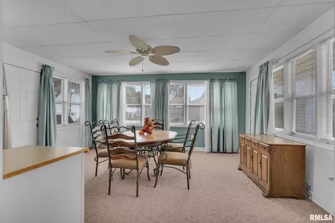 1006 40th St, Moline, IL 61265 photo 3