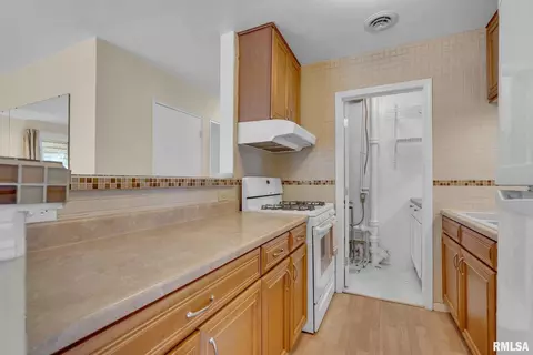 1006 40th St, Moline, IL 61265 photo 10