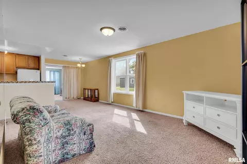 1006 40th St, Moline, IL 61265 photo 6