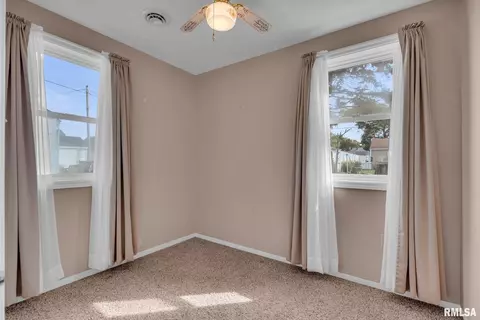1006 40th St, Moline, IL 61265 photo 15