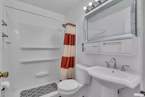 1006 40th St, Moline, IL 61265 photo 13