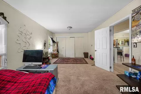4229 39th St, Moline, IL 61265 photo 10