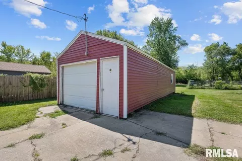 4229 39th St, Moline, IL 61265 photo 17