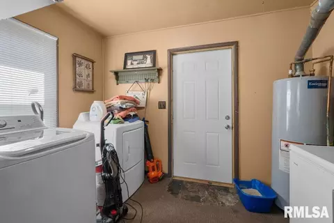 4229 39th St, Moline, IL 61265 photo 7