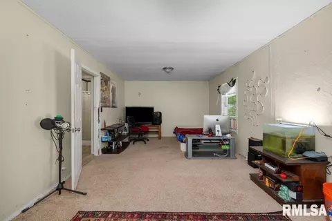 4229 39th St, Moline, IL 61265 photo 11