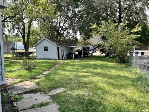 227 38th St, Moline, IL 61265 photo 36