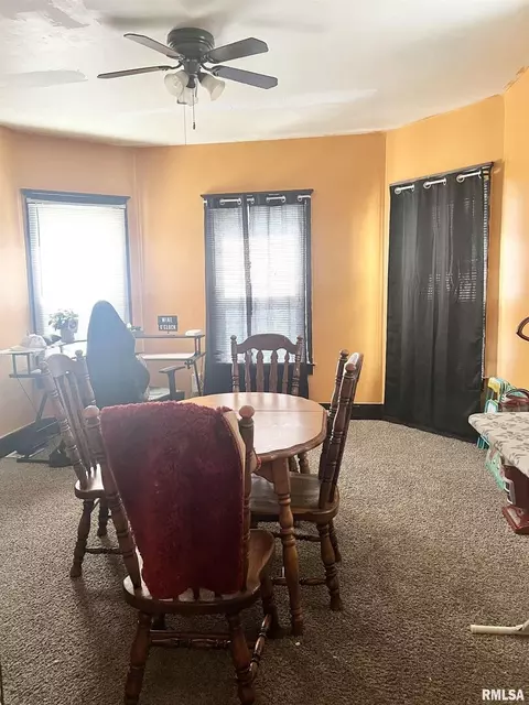 227 38th St, Moline, IL 61265 photo 11