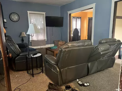 227 38th St, Moline, IL 61265 photo 7