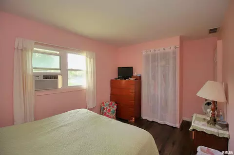 822 E 3rd Ave, Milan, IL 61264 photo 20