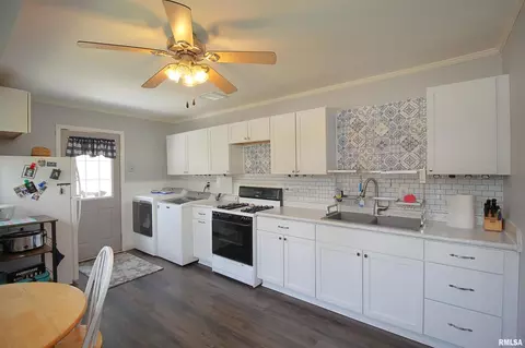 822 E 3rd Ave, Milan, IL 61264 photo 15