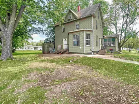 203 6th St, Hampton, IL 61256