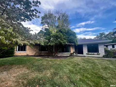 175 Woodlawn Rd, Quincy, IL 62301