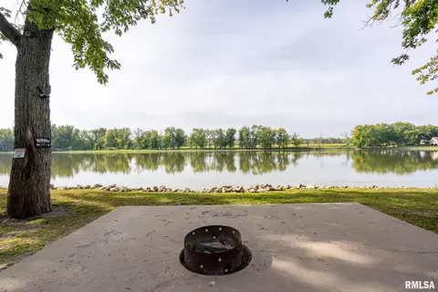21616 Barstow Rd, East Moline, IL 61244
