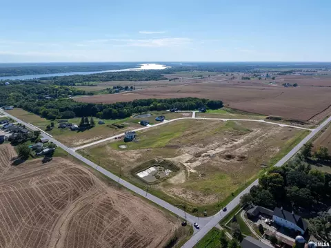 lot13 Viola Dr, Le Claire, IA 52756