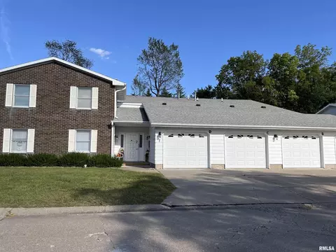 814 13th Ave N #7D, Clinton, IA 52732