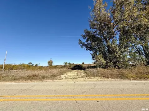 2652 212th St, Dewitt, IA 52742