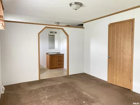 200 S Johnson St, Colp, IL 62921 photo 12