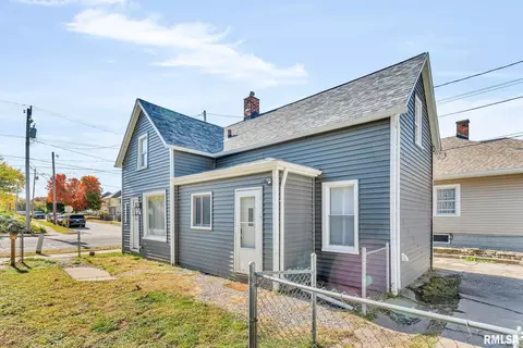 1011 19th Ave, Moline, IL 61265 photo 1