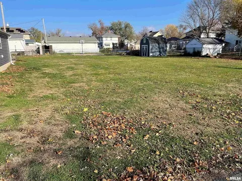 00 E 3rd St, Dewitt, IA 52742 photo 2