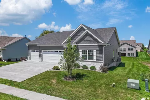 1708 Conor Ct, Clinton, IA 52732