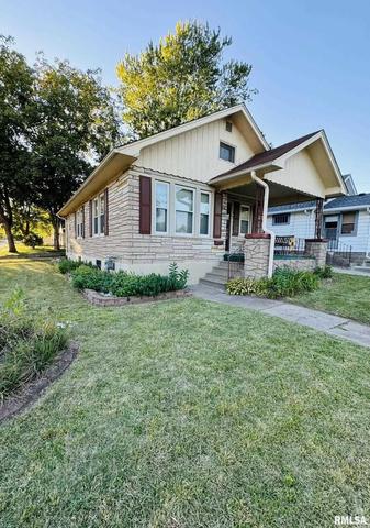 1418 S 9th St, Clinton, IA 52732