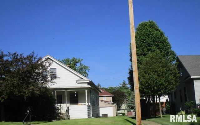 2135 7th St, East Moline, IL 61244