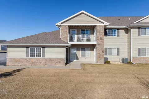 440 E Franklin Dr #201, Eldridge, IA 52748