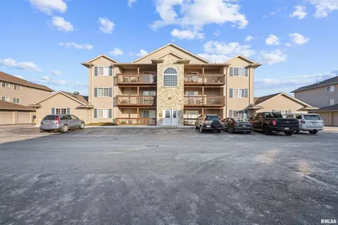 121 E Price St #302, Eldridge, IA 52748 photo 2