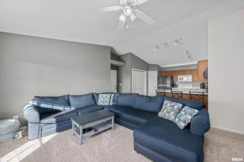121 E Price St #302, Eldridge, IA 52748 photo 8