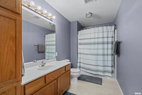 121 E Price St #302, Eldridge, IA 52748 photo 16