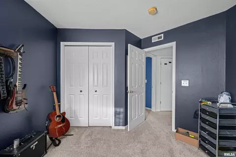 121 E Price St #302, Eldridge, IA 52748 photo 14