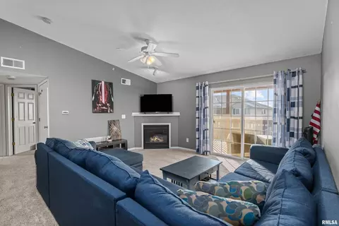 121 E Price St #302, Eldridge, IA 52748 photo 9