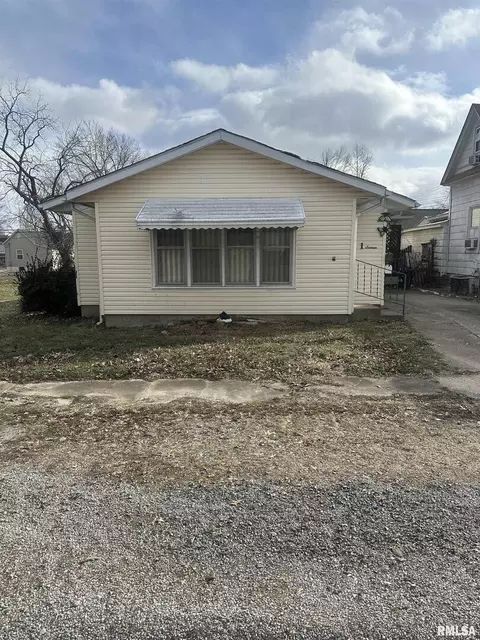 116 S 11th St, Herrin, IL 62948 photo 3