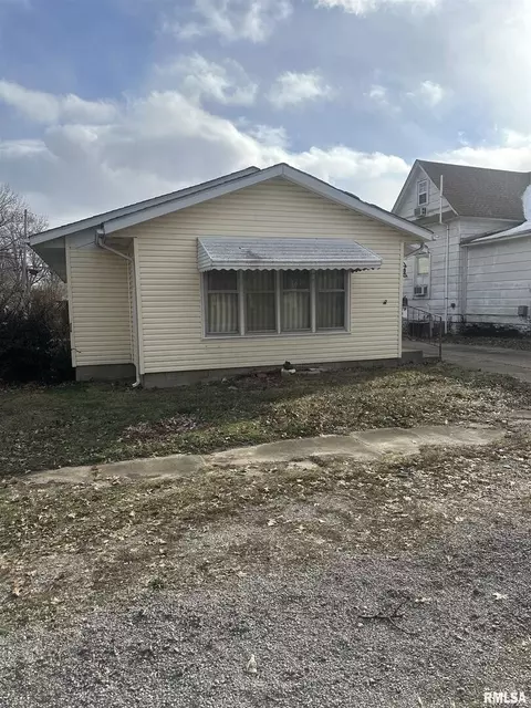 116 S 11th St, Herrin, IL 62948 photo 4