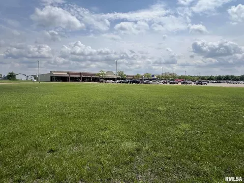 0 5th St #LOT 4, Silvis, IL 61282 photo 2