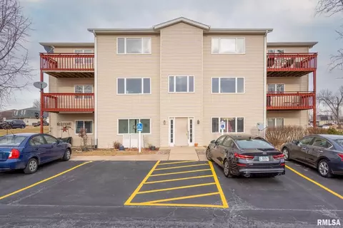2413 W 54th St #6, Davenport, IA 52806