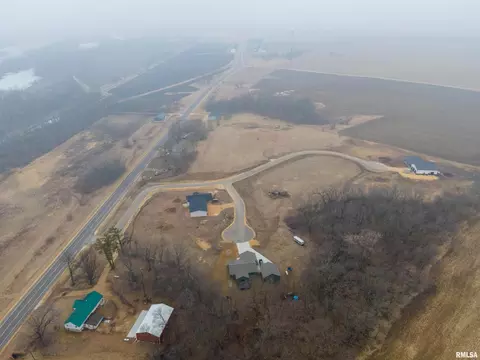 4030 Eden Ct, Camanche, IA 52730