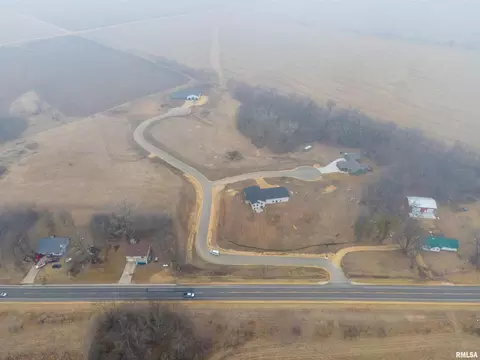 4033 Eden Ct, Camanche, IA 52730