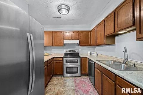 800 E Iowa St #1 D, Eldridge, IA 52748 photo 7