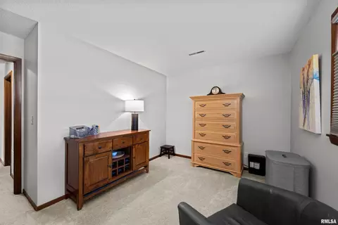 760 E Iowa St #2 D, Eldridge, IA 52748 photo 12