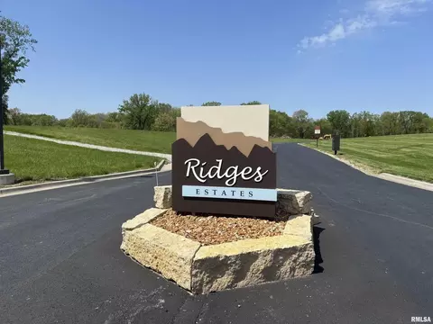 601 W 6th St, Coal Valley, IL 61240