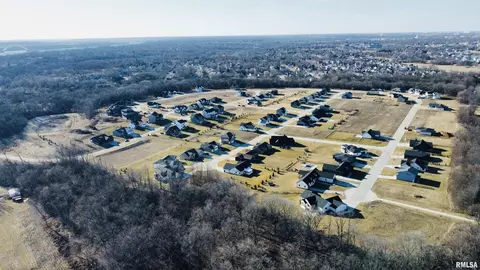 379 Linda Ln, Riverdale, IA 52722