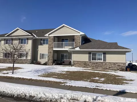 340 E Franklin St #204, Eldridge, IA 52748