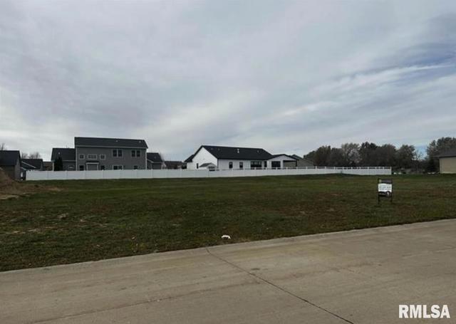 414 S Diamond Dr, Long Grove, IA 52756