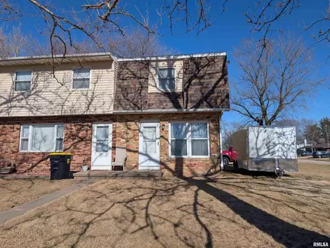 21 Manor Dr, Park View, IA 52748 photo 1