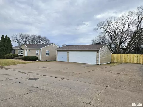 1318 Terrace, Muscatine, IA 52761