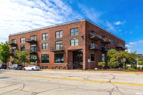 110 19th St #311, Rock Island, IL 61201