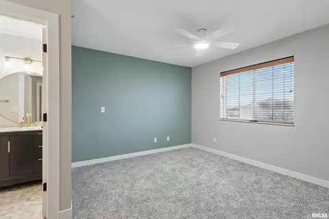 209 E Price St #203, Eldridge, IA 52748 photo 17