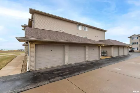 209 E Price St #203, Eldridge, IA 52748 photo 4