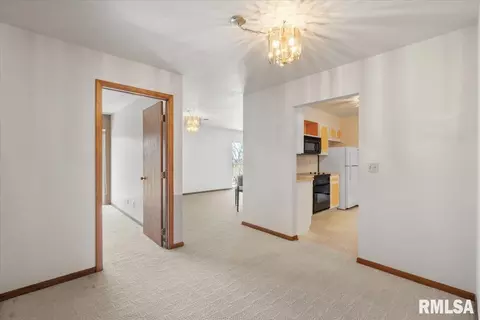930 17th St #24, Moline, IL 61265 photo 8
